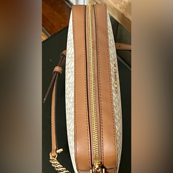 Michael Kors Jet Set Large Printed Logo Crossbody Bag -LIKE NEW CONDITION! - Picture 11 of 16